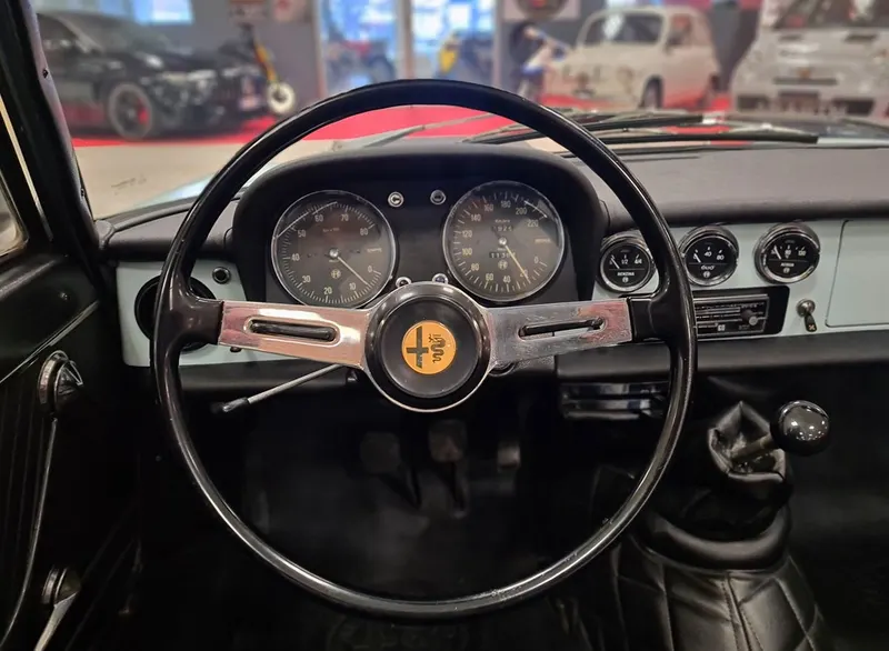 Alfa Romeo Spider Duetto Osso di Seppia 15