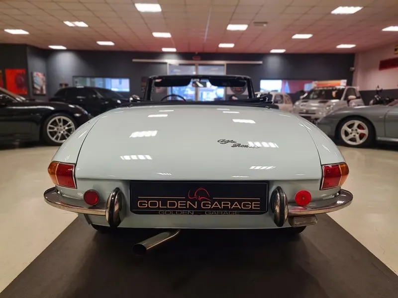 Alfa Romeo Spider Duetto Osso di Seppia 6