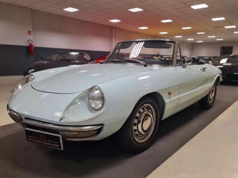 Alfa Romeo Spider Duetto Osso di Seppia 2