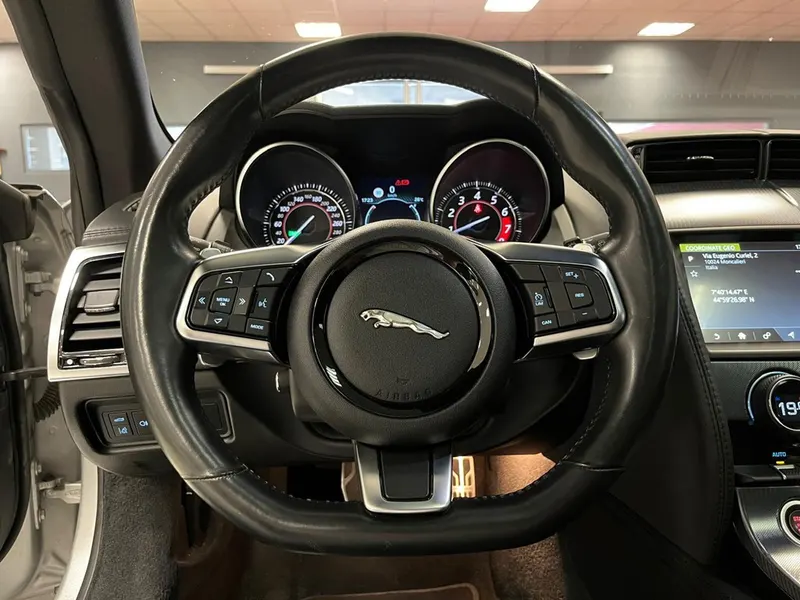 Jaguar F-Type 2.0 Coupè R-Dynamic 15