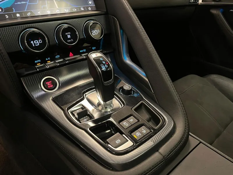 Jaguar F-Type 2.0 Coupè R-Dynamic 17