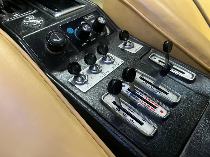 Ferrari 308 GTB QUATTROVALVOLE 19