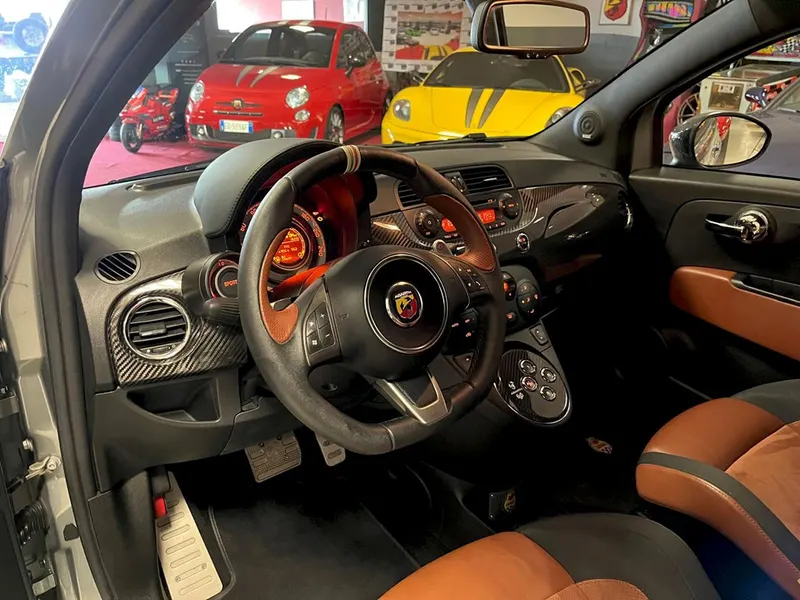 Abarth 695 Tributo Ferrari 11
