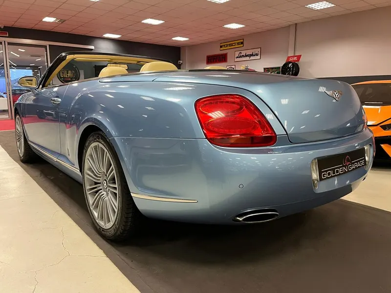 Bentley Continental GTC 4