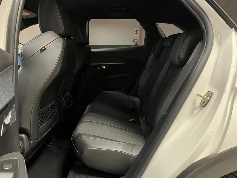 Peugeot 3008 1.2 GT LINE 15