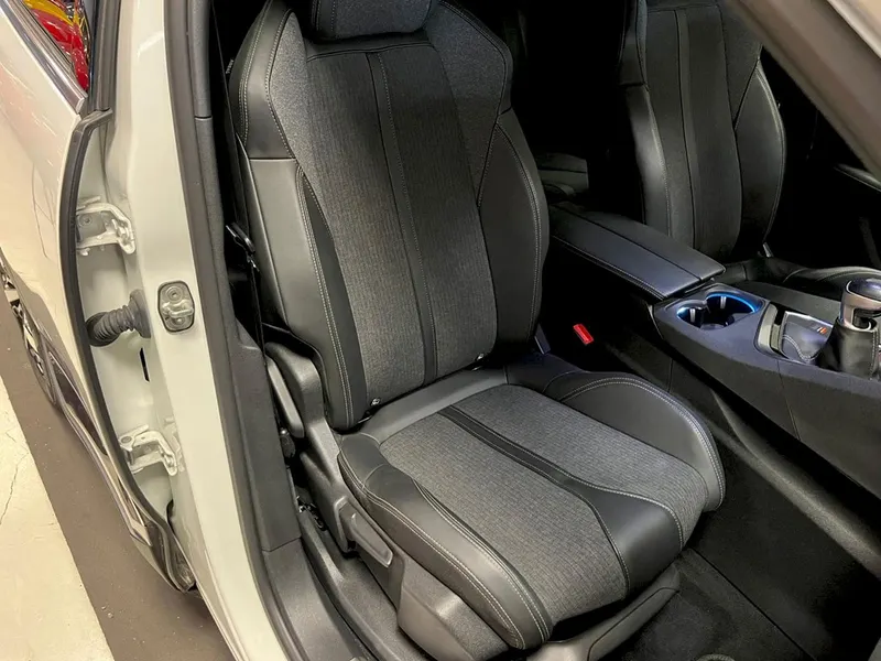 Peugeot 3008 1.2 GT LINE 14