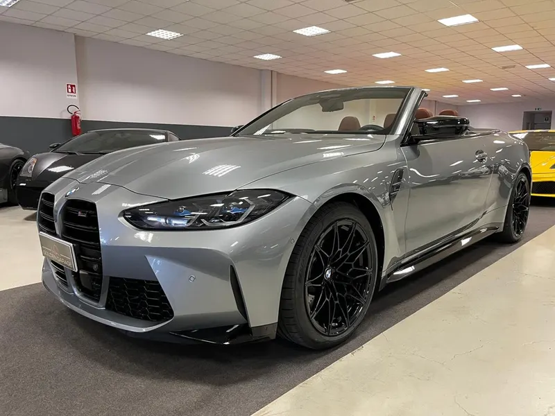 BMW M4 Competition M xDrive Cabrio 2