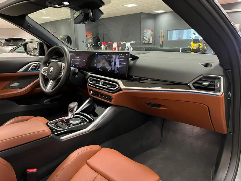 BMW M4 Competition M xDrive Cabrio 11