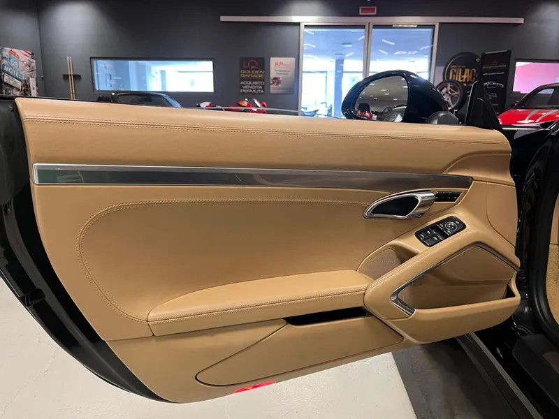 Porsche 911 (991) Carrera 4S 11