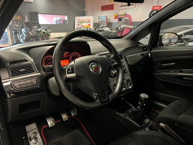 Abarth Grande Punto 1.4 T-Jet 16V 10
