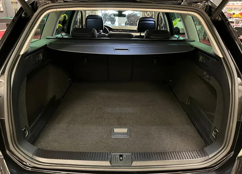 Volkswagen Passat TDI 2.0 R-line 200cv 26