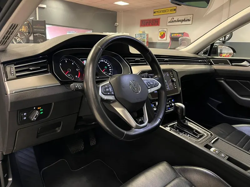 Volkswagen Passat TDI 2.0 R-line 200cv 11