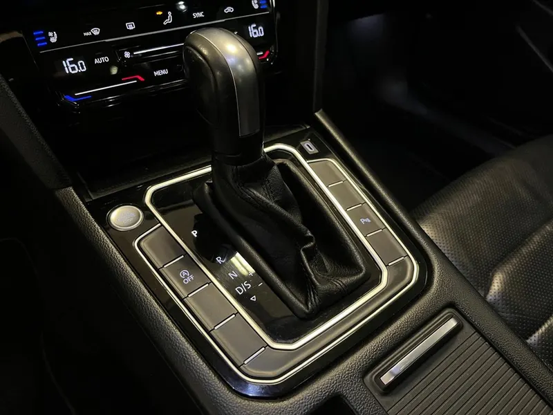 Volkswagen Passat TDI 2.0 R-line 200cv 18
