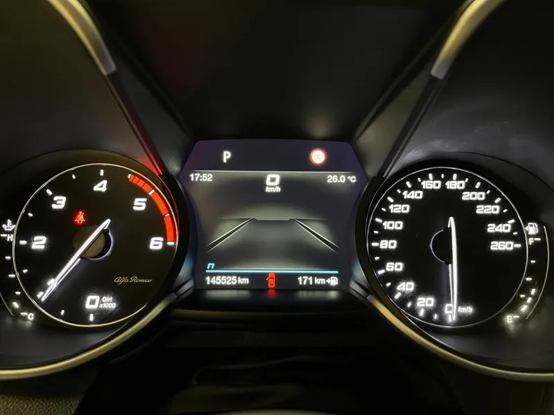 Alfa Romeo Giulia 2.2 210cv AT8 AWD Q4 Veloce 16