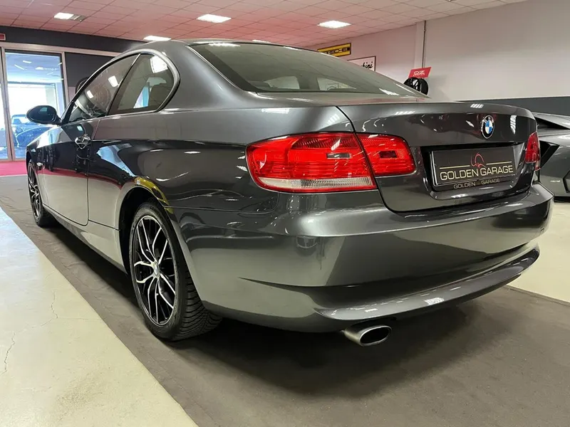 BMW 320 i 7