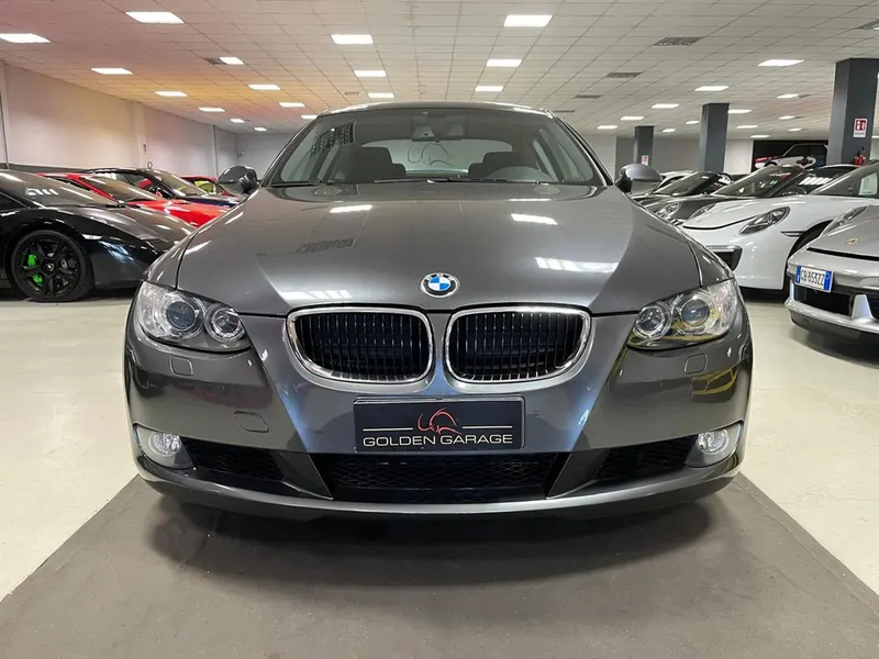 BMW 320 i 3