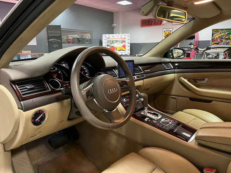 Audi A8 4.2 V8 FSI Quattro Tiptronic 11