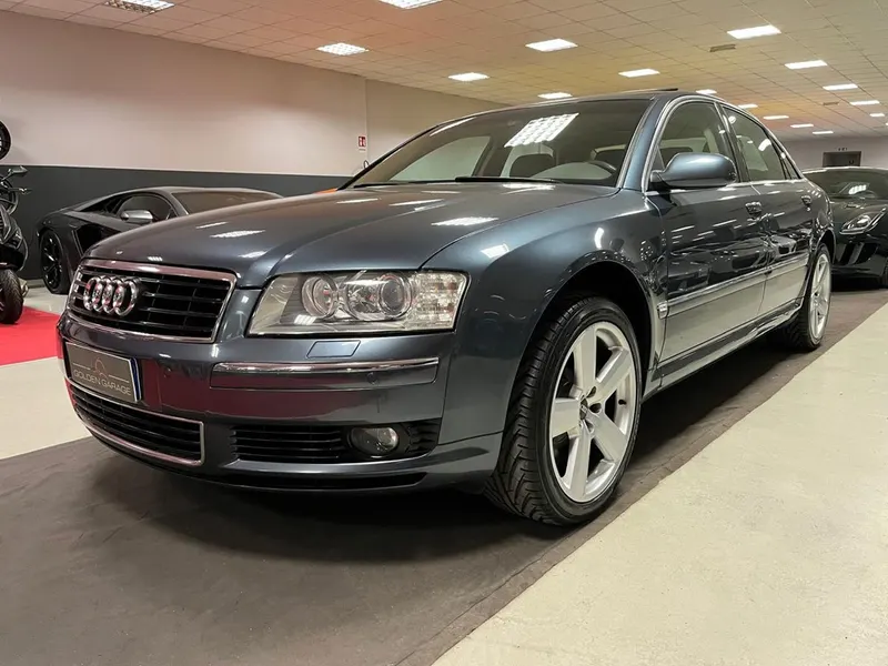 Audi A8 4.2 V8 FSI Quattro Tiptronic 2