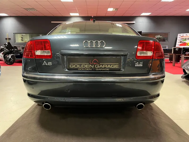 Audi A8 4.2 V8 FSI Quattro Tiptronic 6