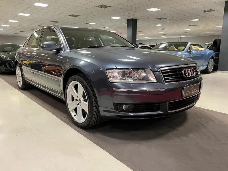 Audi A8 4.2 V8 FSI Quattro Tiptronic 4