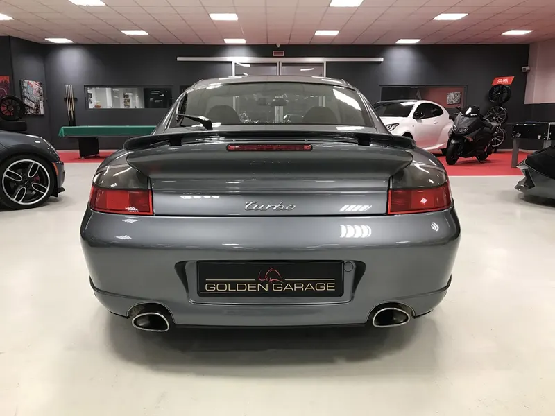 Porsche 911 (996) Turbo 6