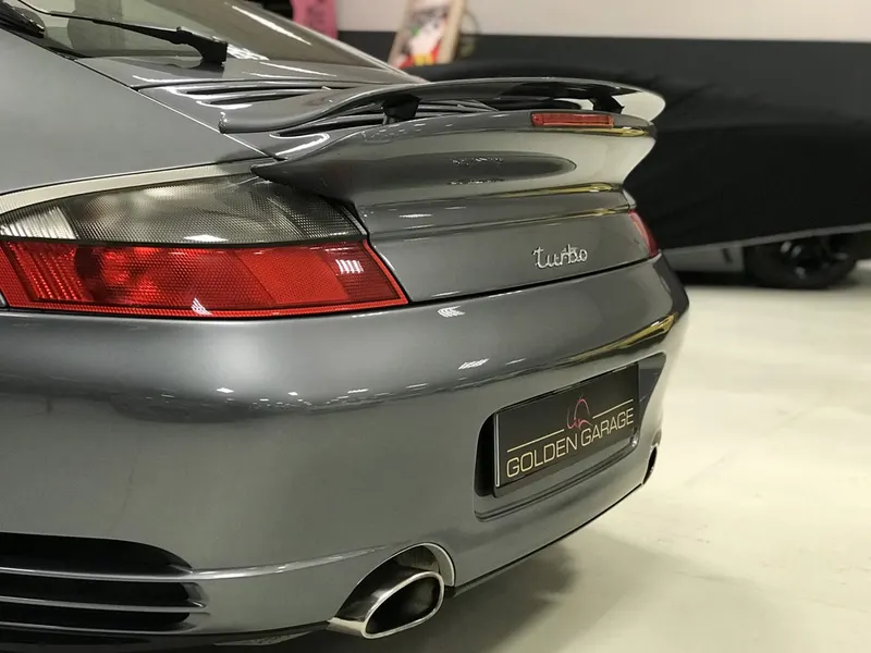 Porsche 911 (996) Turbo 22