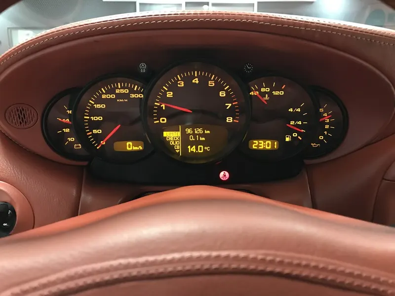 Porsche 911 (996) Turbo 17