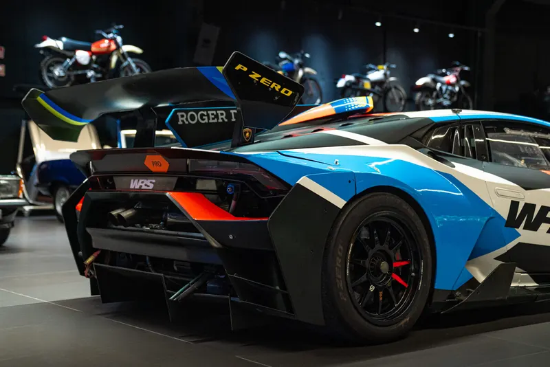 Lamborghini HURACÀN SUPER TROFEO EVO1 18