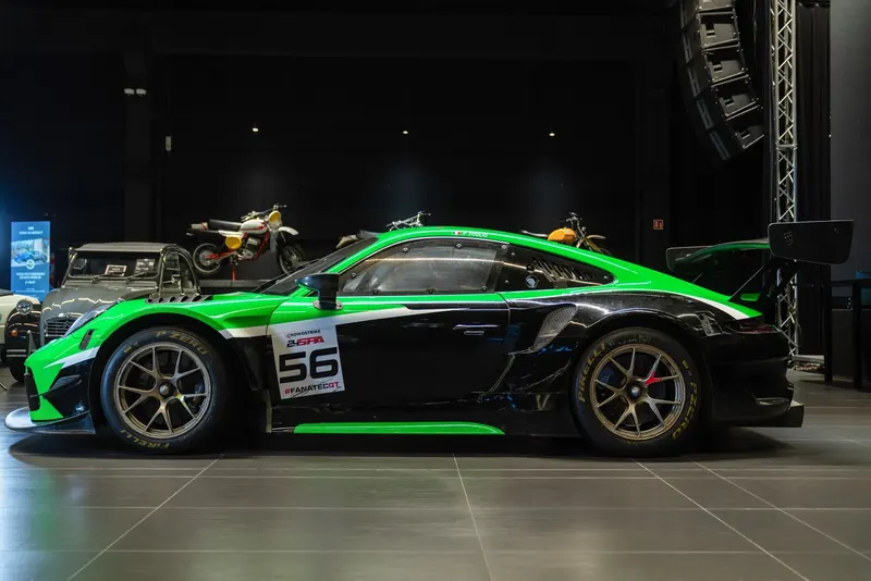 Porsche 991 (911) GT3 R 4