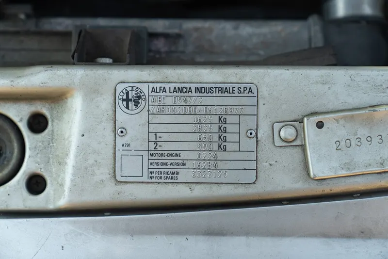 Alfa Romeo 75 2.0 66