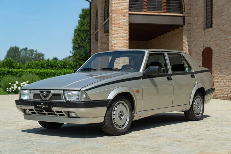 Alfa Romeo 75 2.0 68