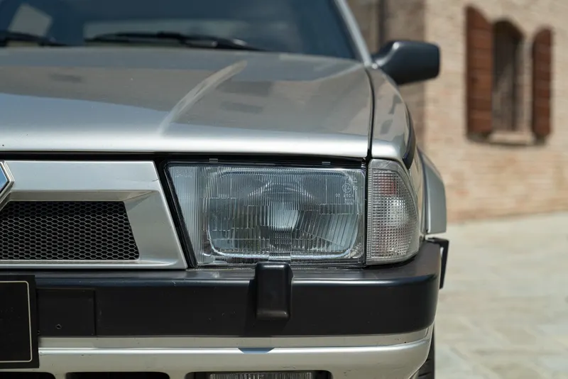 Alfa Romeo 75 2.0 13