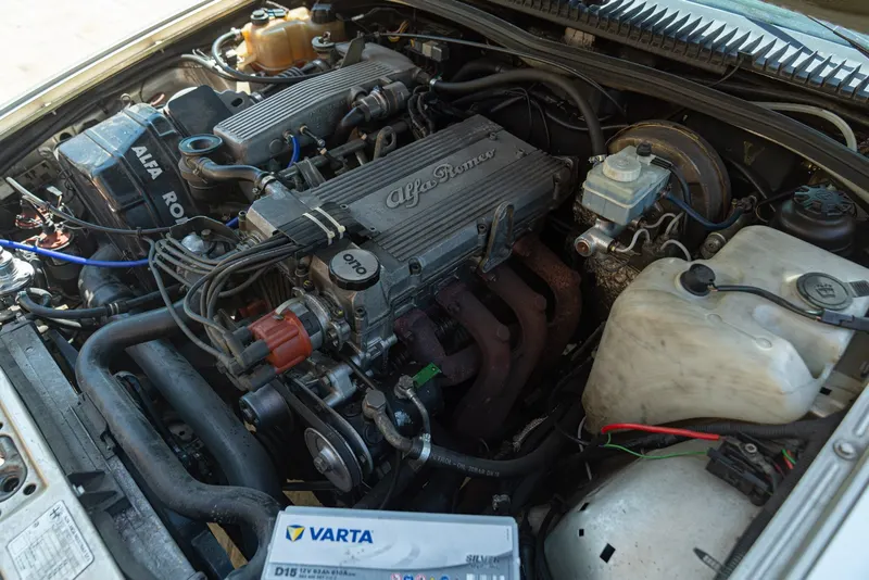 Alfa Romeo 75 2.0 65