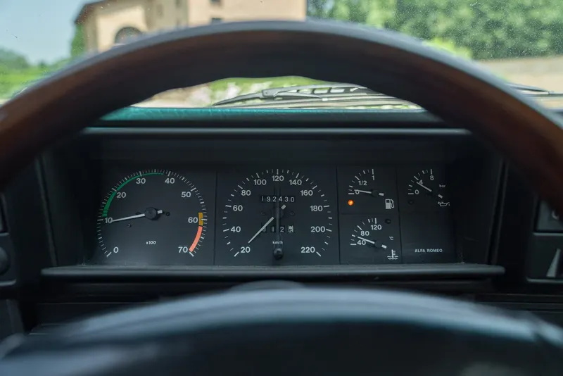 Alfa Romeo 75 2.0 55