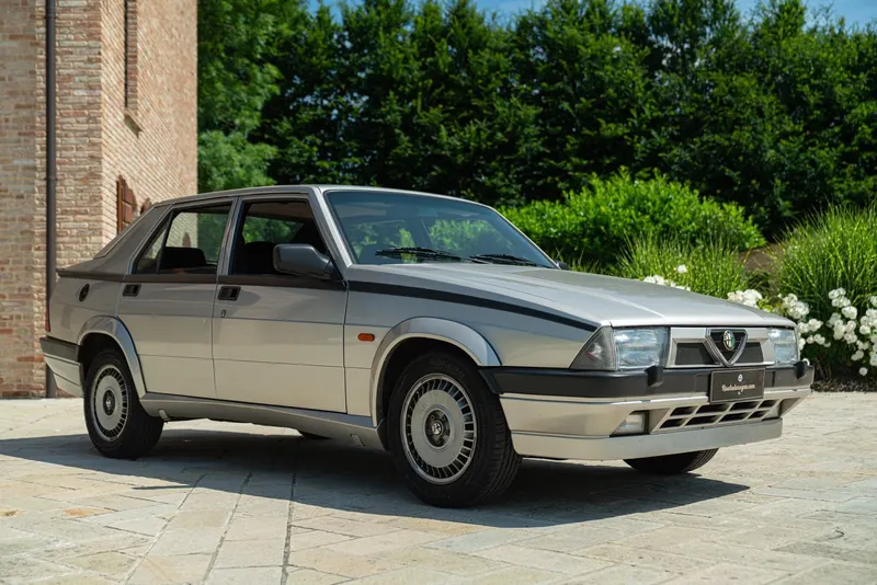 Alfa Romeo 75 2.0 2