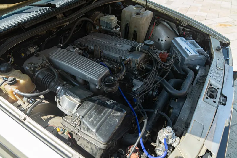 Alfa Romeo 75 2.0 59