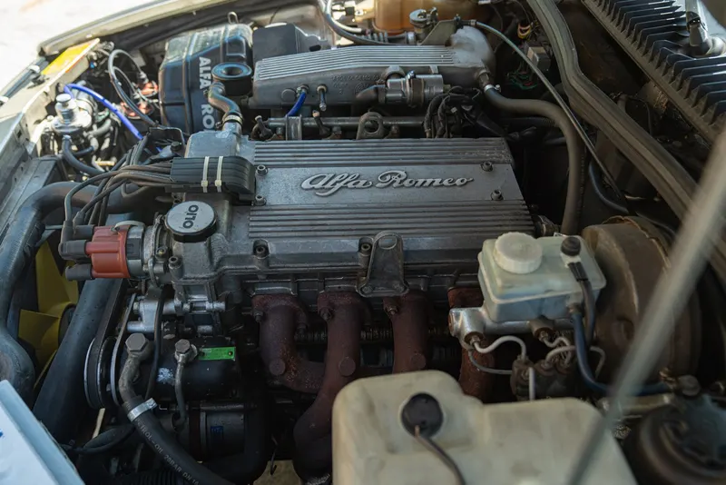 Alfa Romeo 75 2.0 61