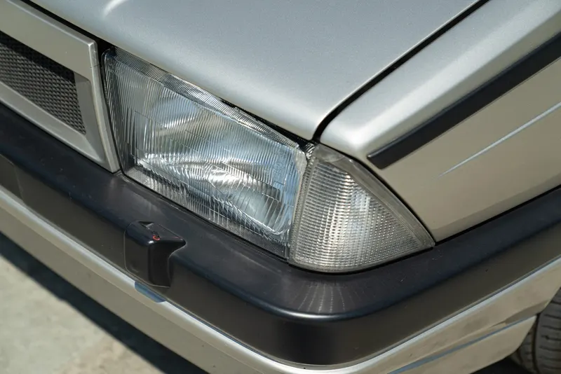 Alfa Romeo 75 2.0 14