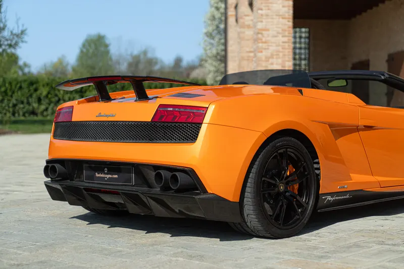 Lamborghini GALLARDO LP 570 – 4 SPYDER PERFORMANTE 24
