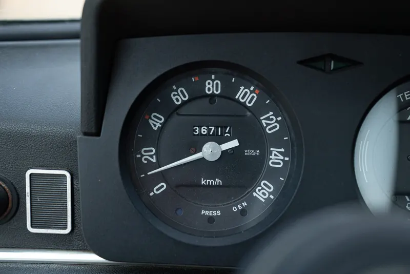 A 112 ELEGANT 34
