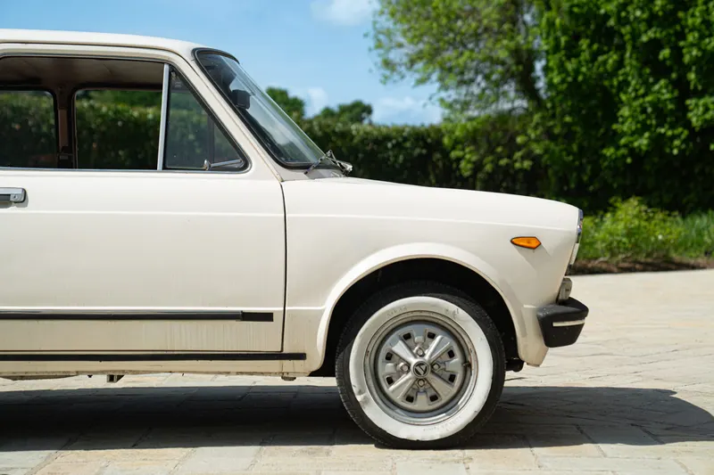 A 112 ELEGANT 20