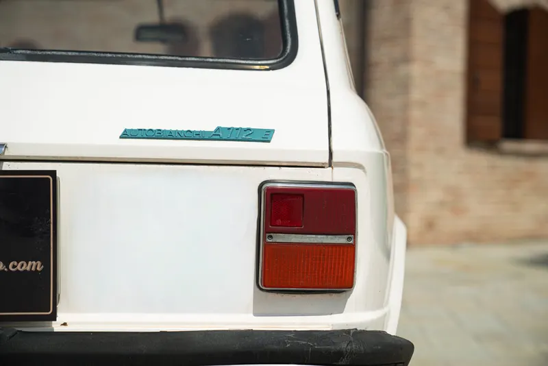 A 112 ELEGANT 10
