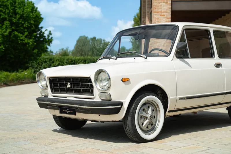 A 112 ELEGANT 15