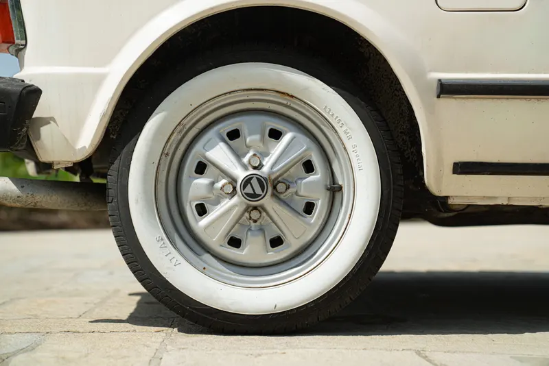 A 112 ELEGANT 17