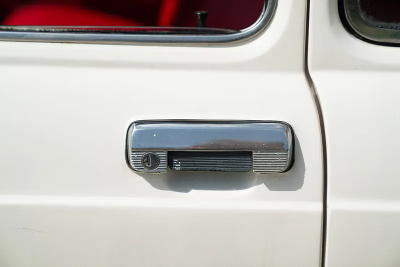 A 112 ELEGANT 11