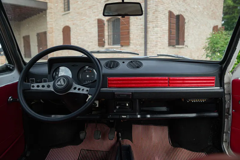 A 112 ELEGANT 35