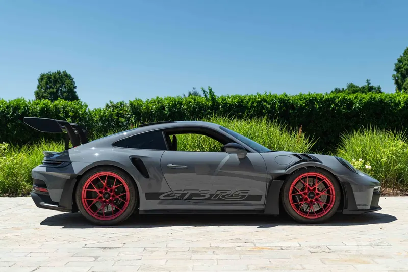 Porsche 992 (911) GT3 RS 33