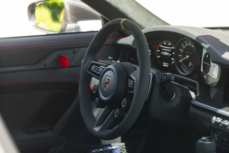 Porsche 992 (911) GT3 RS 44