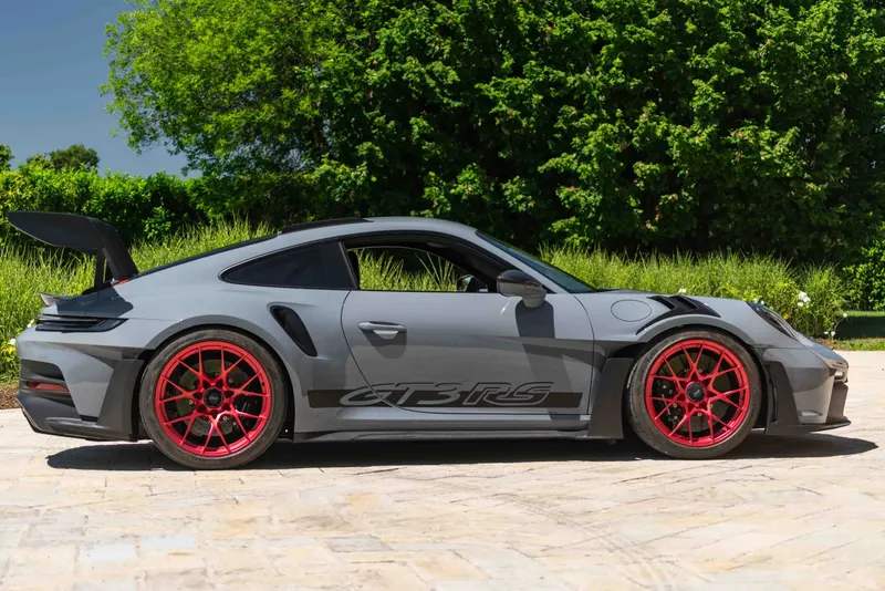 Porsche 992 (911) GT3 RS 32