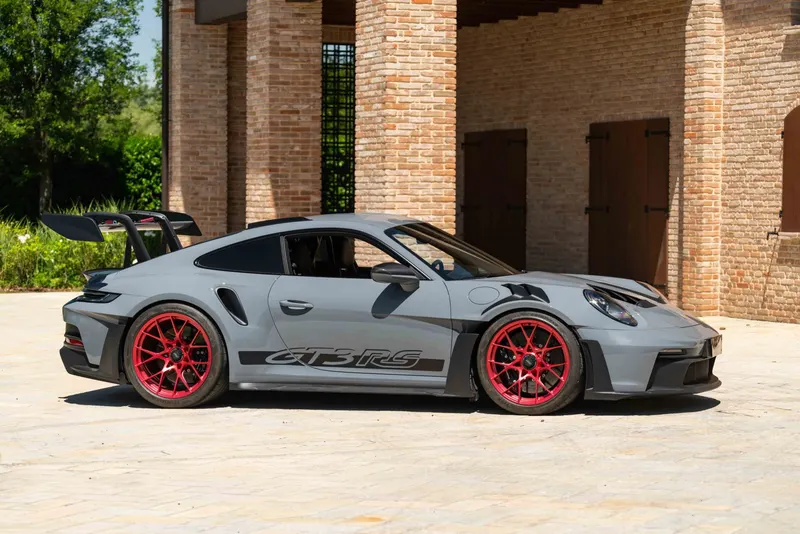 Porsche 992 (911) GT3 RS 12